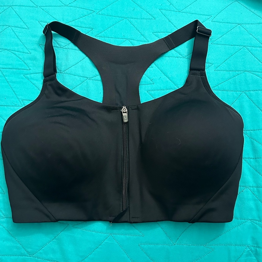 Black all in motion sports bra